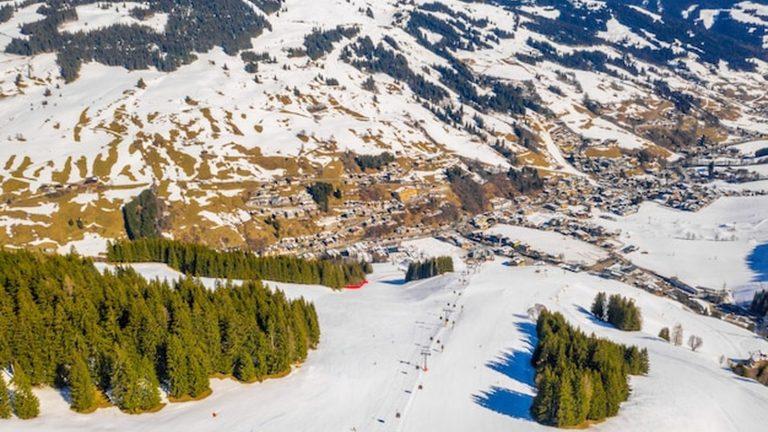 מבט אווירי על אתר הסקי זלדן (Sölden) בעמק אוצטל, טירול